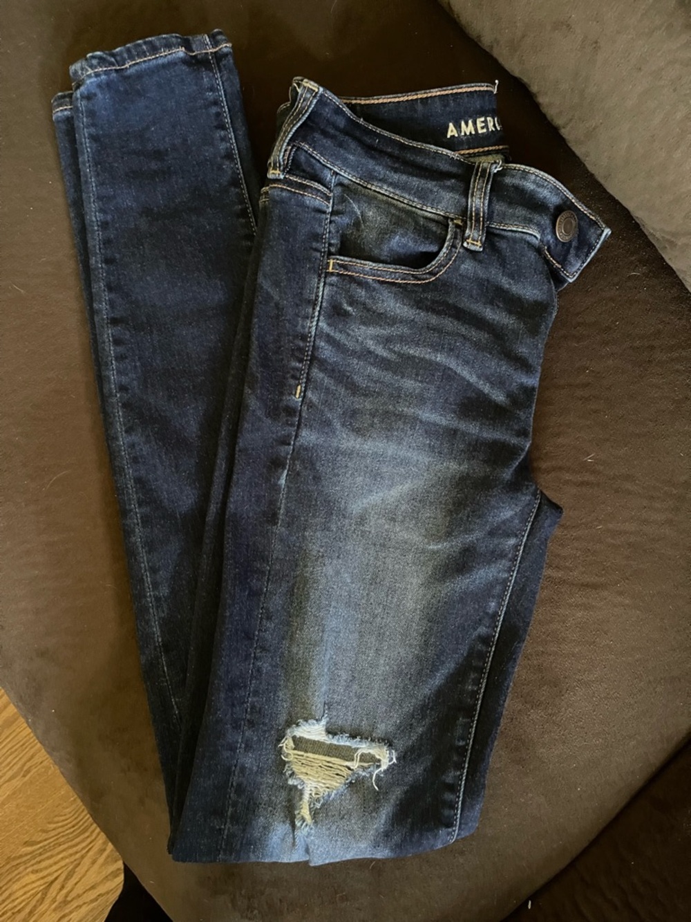American Eagle Outfitters Dark Blue Skinny Jeans with Knee Rip